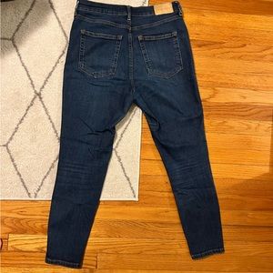 Everlane medium wash ankle cut jeans, size 29, excellent condition